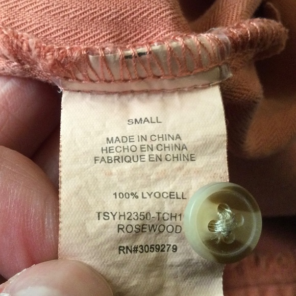 Top with cute fringe on the bottom - Picture 5 of 6